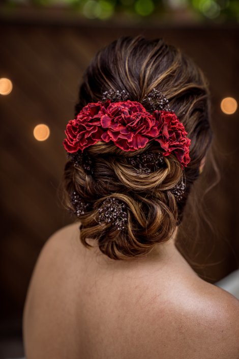 Hair style wedding with flowers